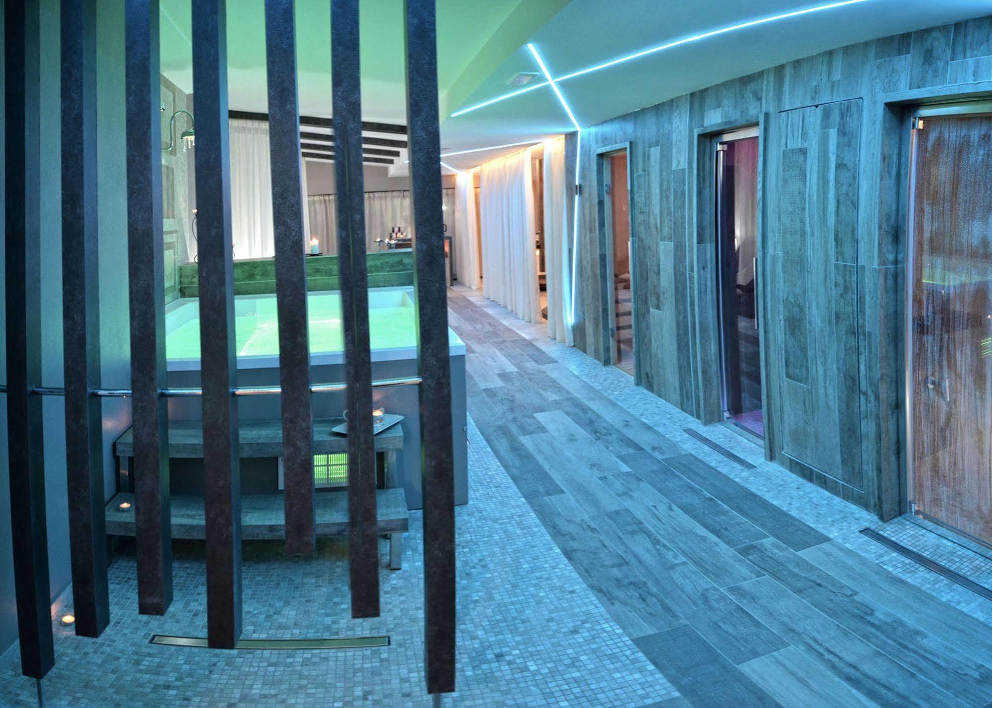 Vea Resort Hotel Mercato San Severino Exterior photo